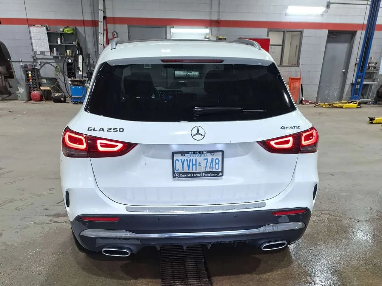 Mercedes-Benz GLA 250 * 360 КАМЕРА* ПАНОРАМА* АМБИЕНТНО* АВТОКРЕДИТ* , снимка 4 - Автомобили и джипове - 54881158