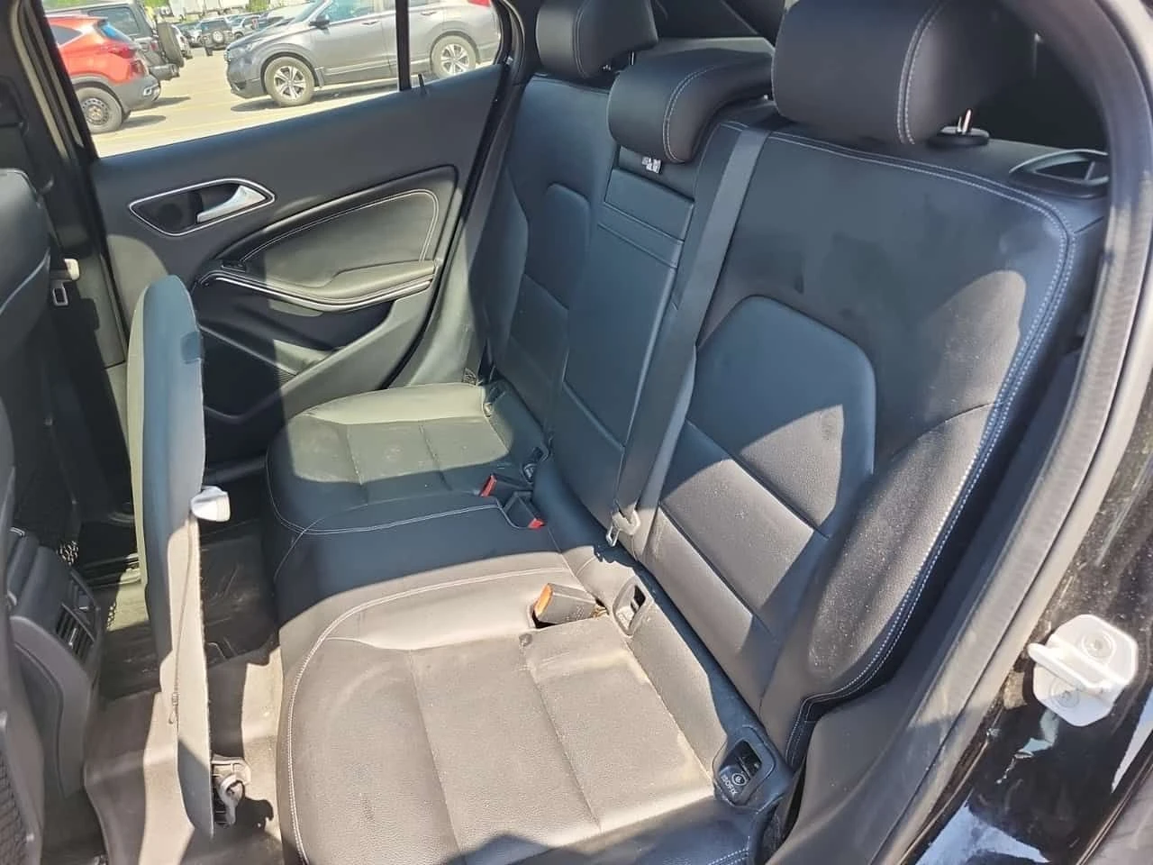 Mercedes-Benz GLA 250 АМГ Пакет/CARFAX/Панорама/Подгрев/Памет/ФИНАНСИРАН, снимка 11 - Автомобили и джипове - 55188064