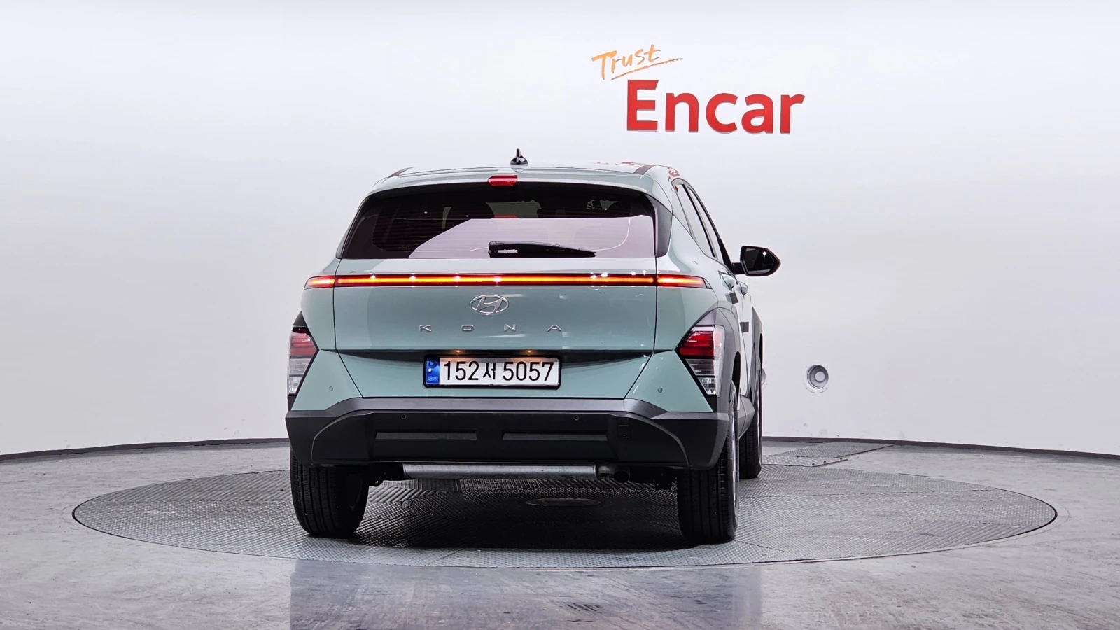 Hyundai Kona 1.6 Turbo * ПОДГРЕВ ВОЛАН/СЕДАЛКИ* 16 209 КМ, снимка 4 - Автомобили и джипове - 55647634