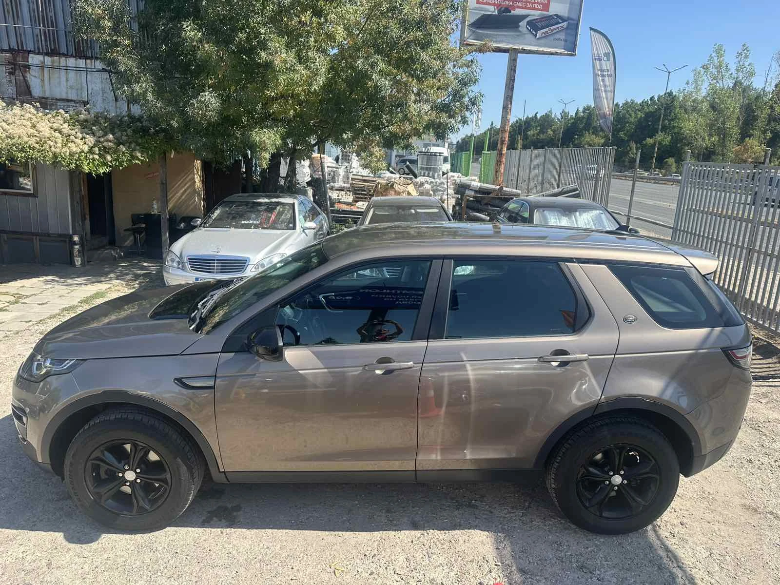 Land Rover Discovery Sport 2.0TD4  4X4, снимка 8 - Автомобили и джипове - 55989928