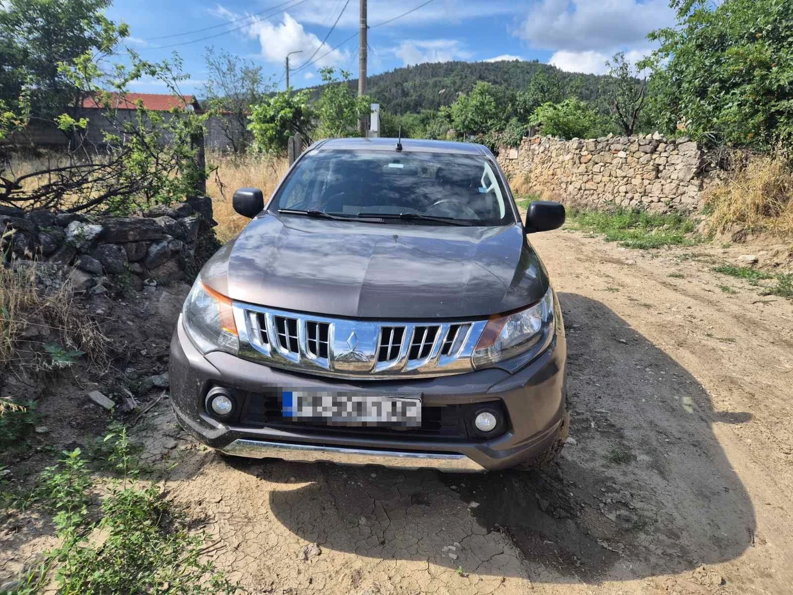 Mitsubishi L200, снимка 2 - Автомобили и джипове - 56045690