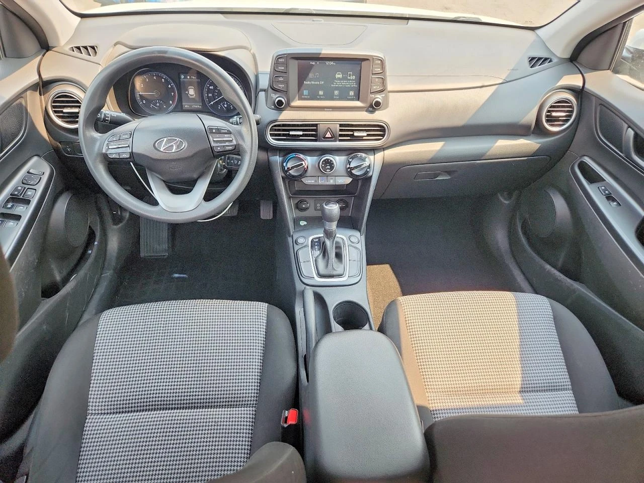 Hyundai Kona 2.0l Se, снимка 8 - Автомобили и джипове - 56049933