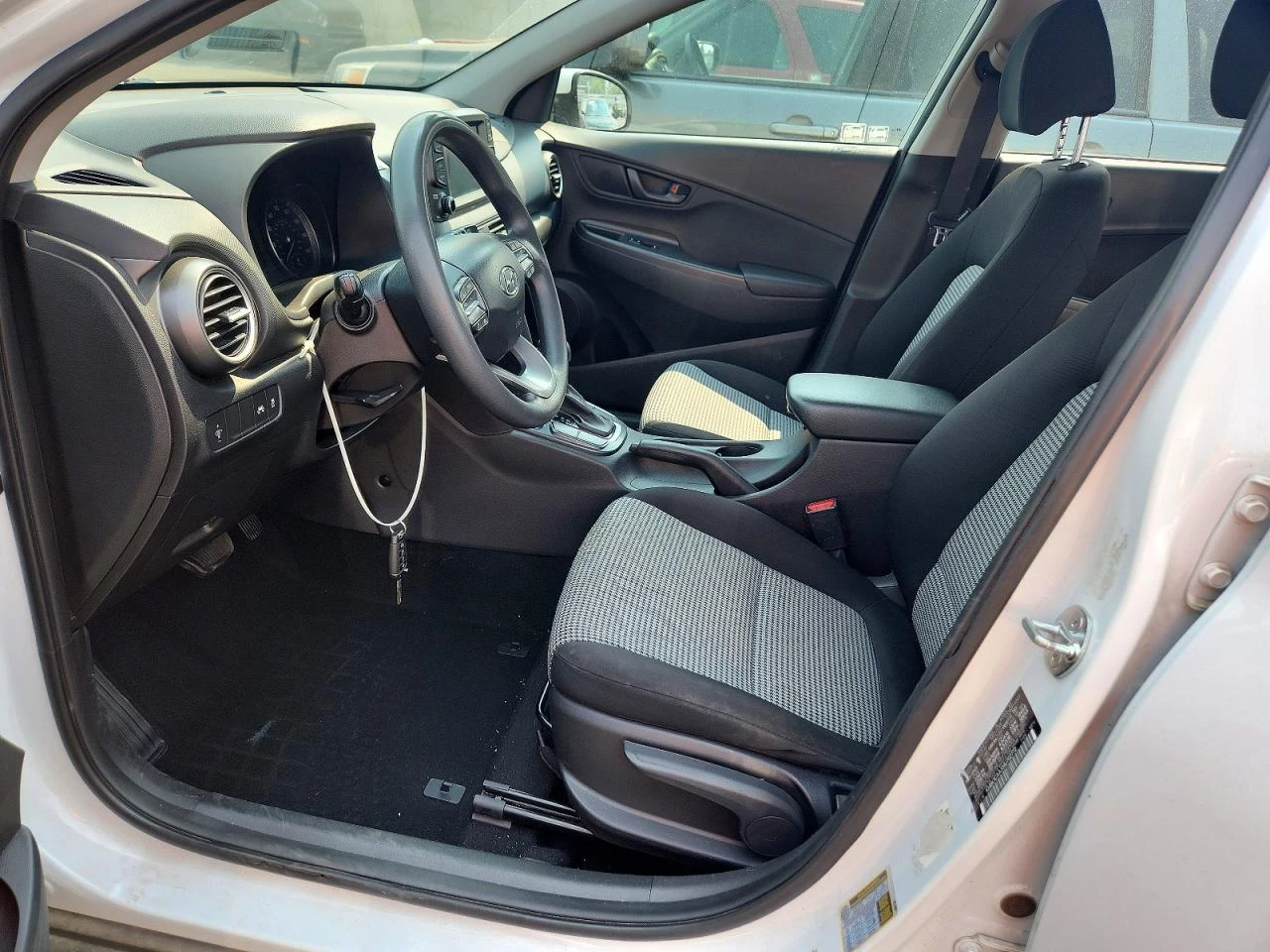 Hyundai Kona 2.0l Se, снимка 7 - Автомобили и джипове - 56049933