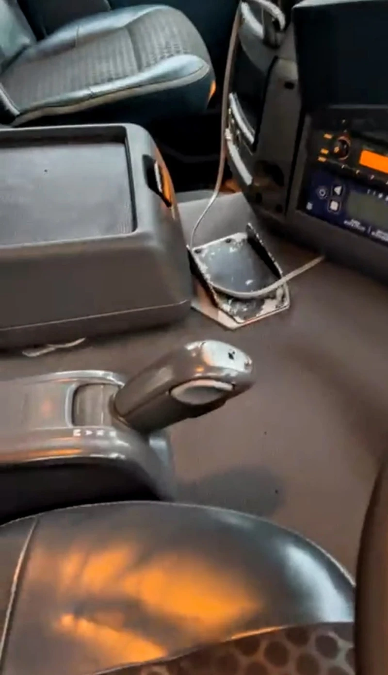 Volvo Fm 8x4  ЗЪРНОВОЗ , снимка 15 - Камиони - 53127644