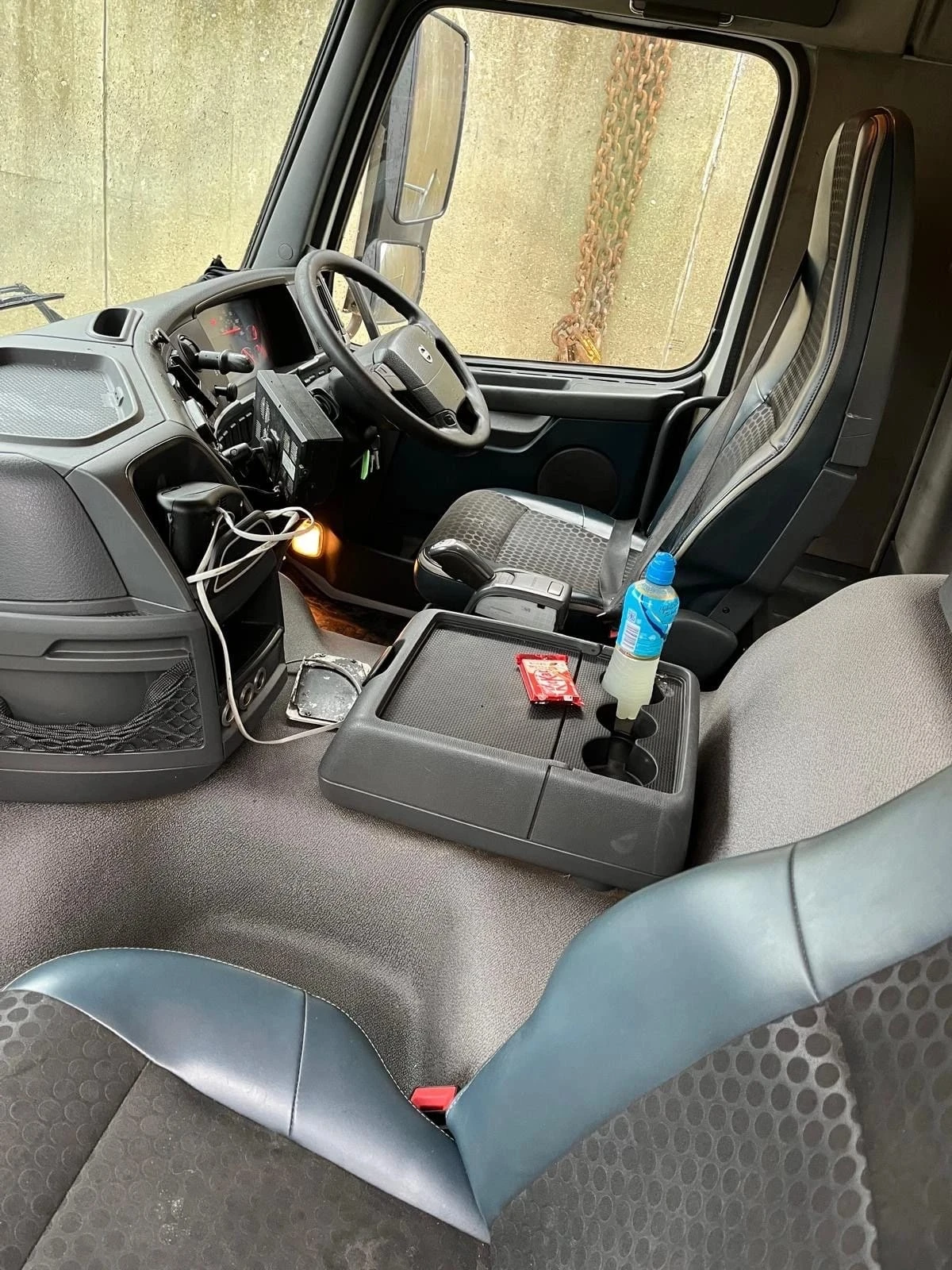 Volvo Fm 8x4  ЗЪРНОВОЗ  - изображение 4