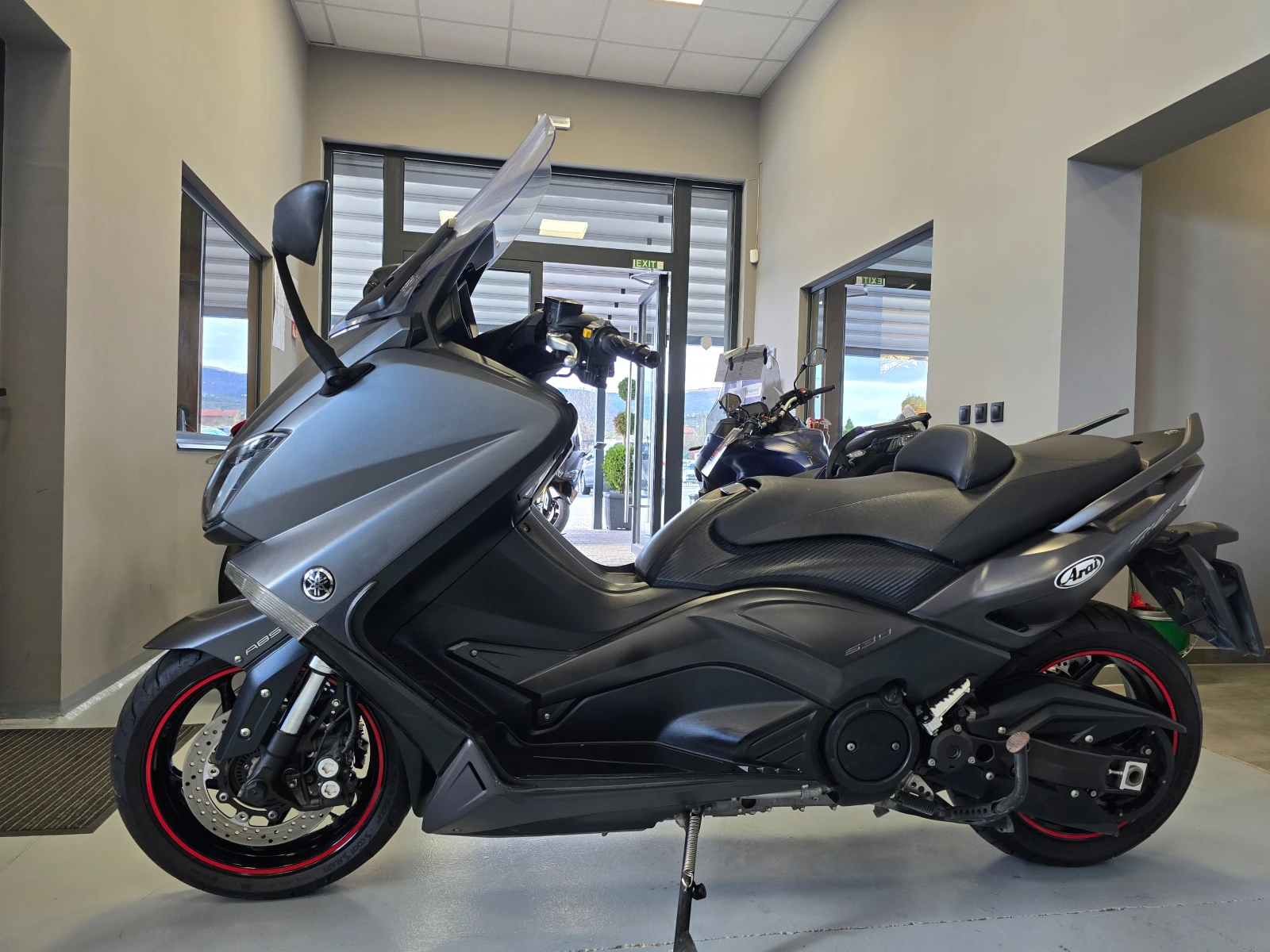 Yamaha T-max 530ie, Led-ABS, Keyless!, снимка 6 - Мотоциклети и мототехника - 54146229