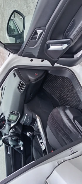 Peugeot 308 РЕАЛНИ КМ , снимка 9