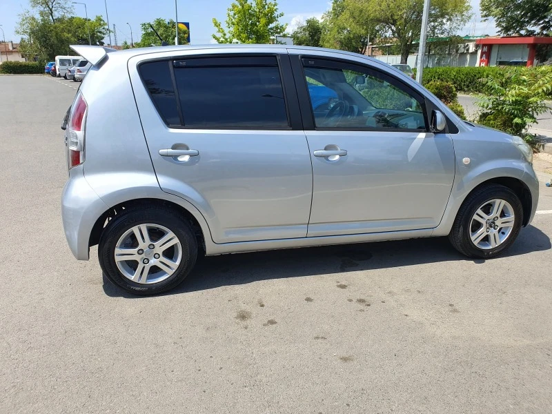 Daihatsu Sirion, снимка 14 - Автомобили и джипове - 45981629