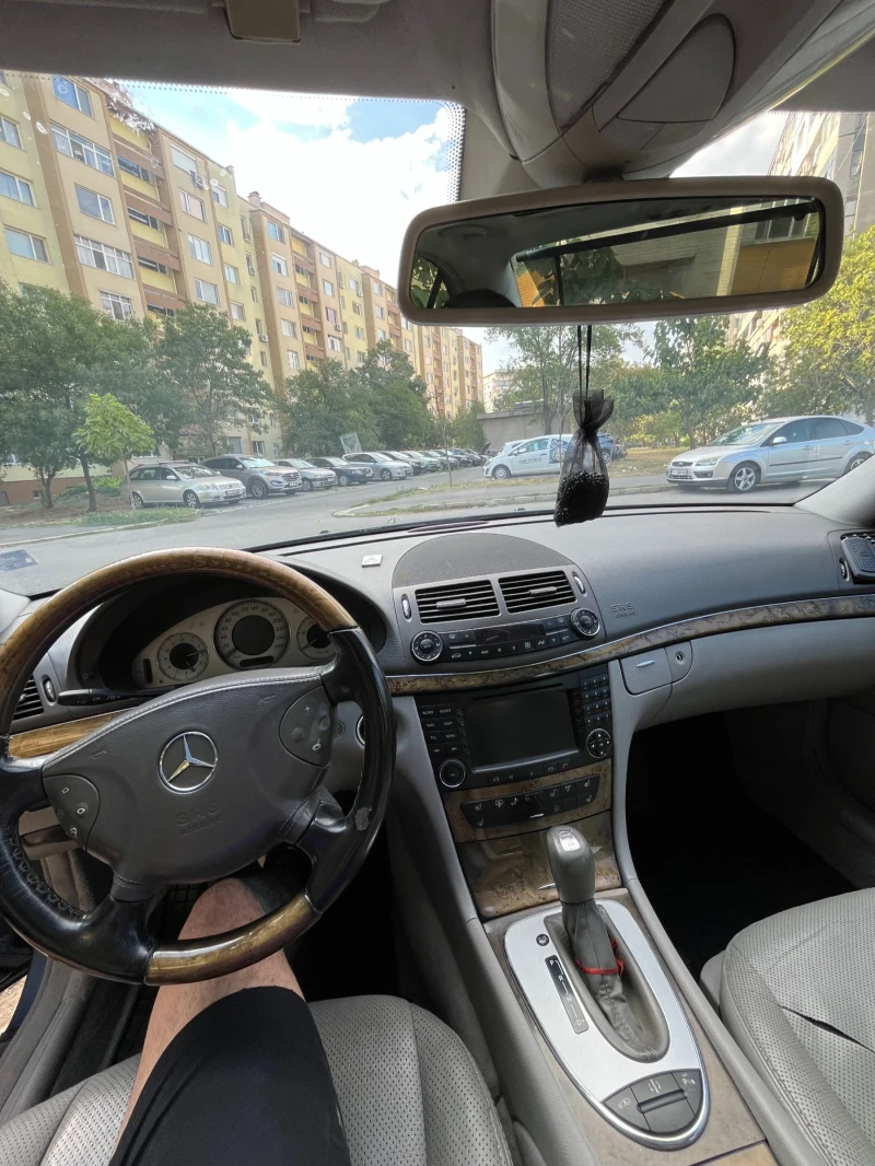 Mercedes-Benz E 320, снимка 5 - Автомобили и джипове - 48044589