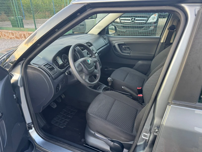 Skoda Fabia Бензин* 2012г* Климатик* Германия, снимка 9 - Автомобили и джипове - 51334147