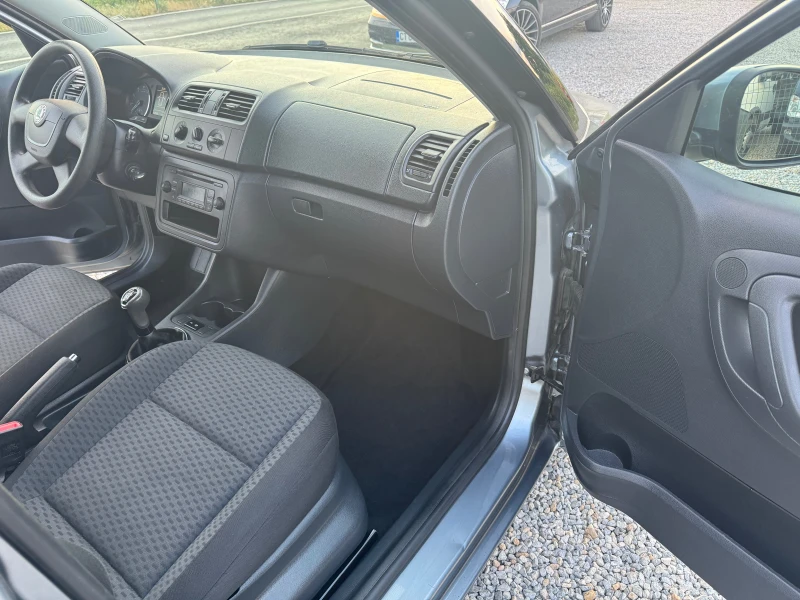 Skoda Fabia Бензин* 2012г* Климатик* Германия, снимка 13 - Автомобили и джипове - 51334147