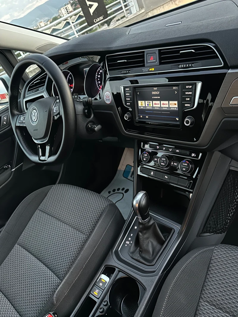 VW Touran 2.0tdi Automat, снимка 8 - Автомобили и джипове - 52218067