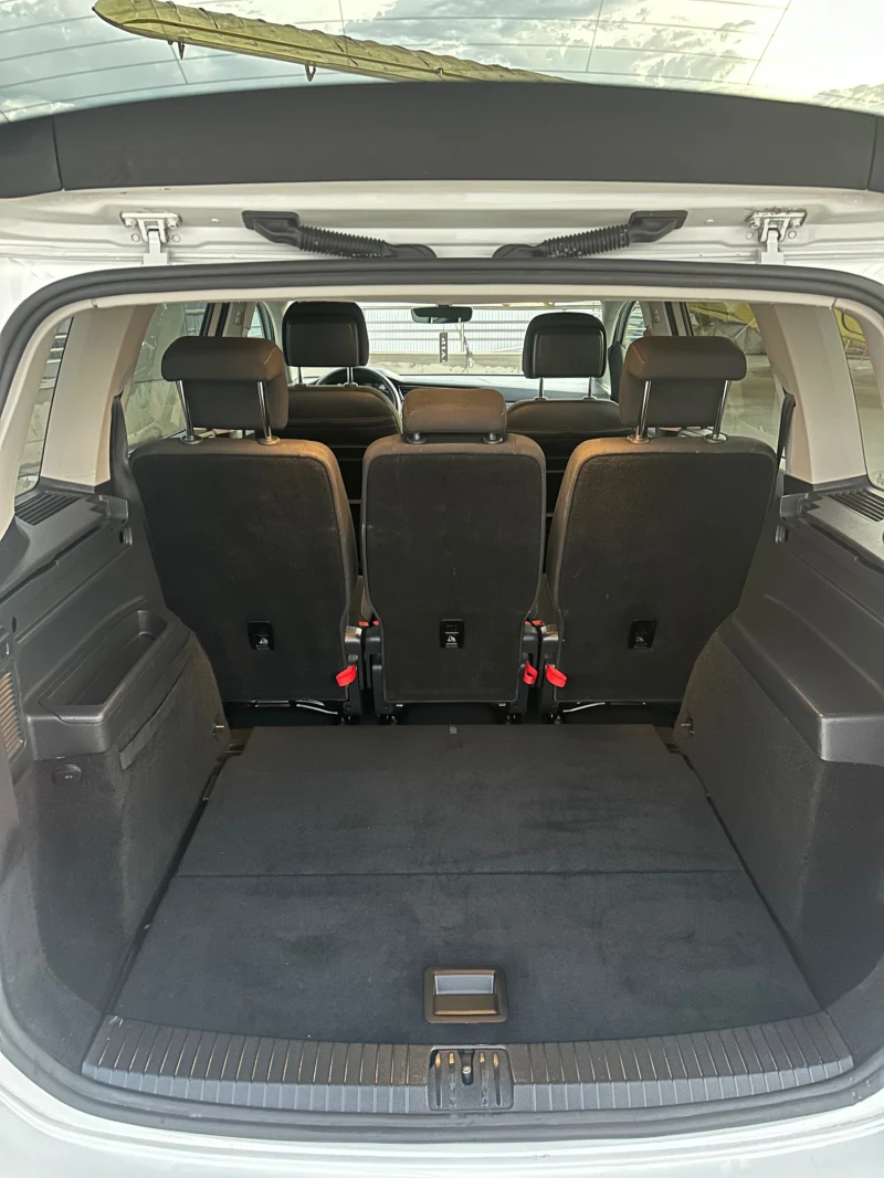 VW Touran 2.0tdi Automat, снимка 15 - Автомобили и джипове - 52218067