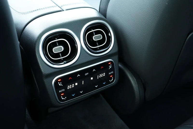 Mercedes-Benz C 400 e* 4M* PLUG IN HYBRID* AMG* HEAD UP* BURMESTER , снимка 17 - Автомобили и джипове - 52635354