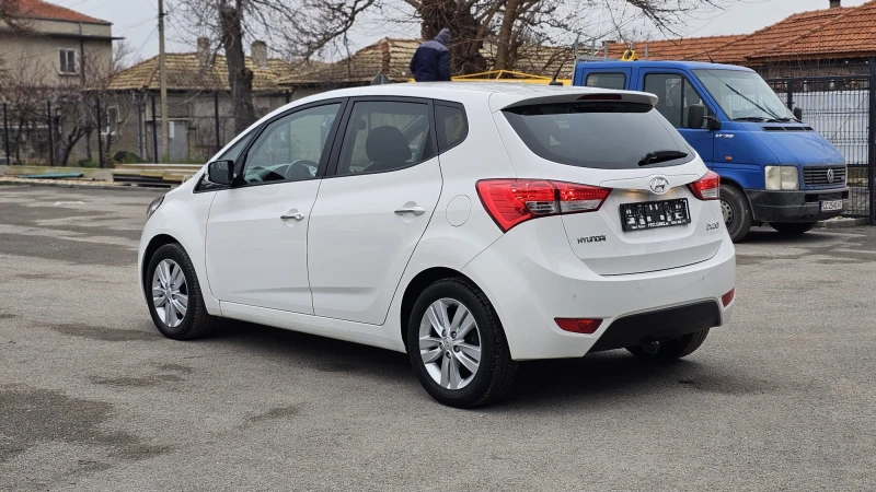 Hyundai Ix20 1.6i Automatic CH-8бр.Джанти-СЕРВИЗНА ИСТ.-ЛИЗИНГ, снимка 4 - Автомобили и джипове - 52711171