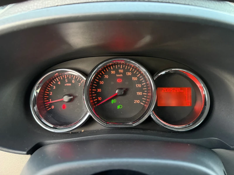 Dacia Lodgy 1.2 i ГАЗ/НАВИ/КЛИМА/ПОДГРЕВ, снимка 13 - Автомобили и джипове - 52712902