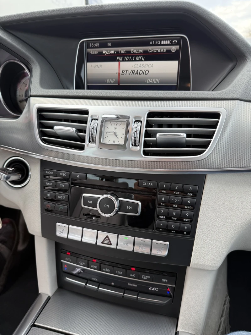 Mercedes-Benz E 350 4 MATIC, снимка 9 - Автомобили и джипове - 52775957