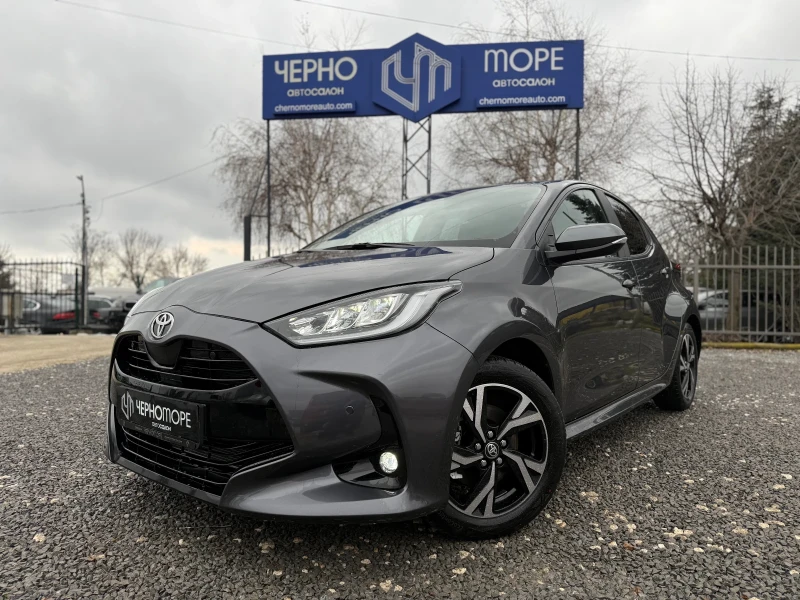 Toyota Yaris 1.5 Hybrid Lounge Premium ГАРАНЦИЯ, снимка 3 - Автомобили и джипове - 52802700