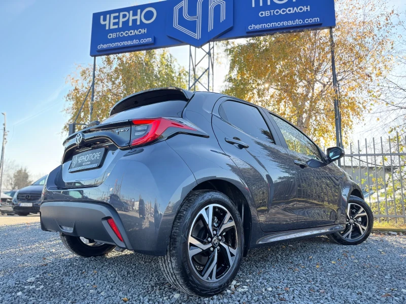 Toyota Yaris 1.5 Hybrid Lounge Premium ГАРАНЦИЯ, снимка 6 - Автомобили и джипове - 52802700