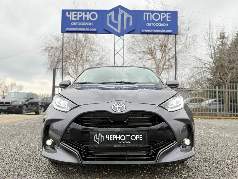 Toyota Yaris 1.5 Hybrid Lounge Premium ГАРАНЦИЯ, снимка 2 - Автомобили и джипове - 52802700