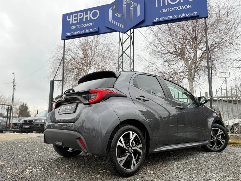 Toyota Yaris 1.5 Hybrid Lounge Premium ГАРАНЦИЯ, снимка 6 - Автомобили и джипове - 52802700