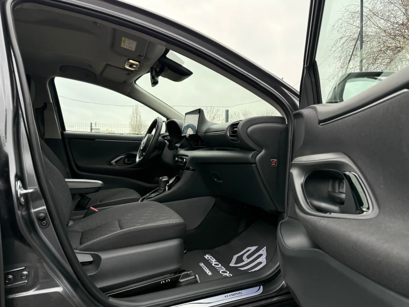 Toyota Yaris 1.5 Hybrid Lounge Premium ГАРАНЦИЯ, снимка 11 - Автомобили и джипове - 52802700