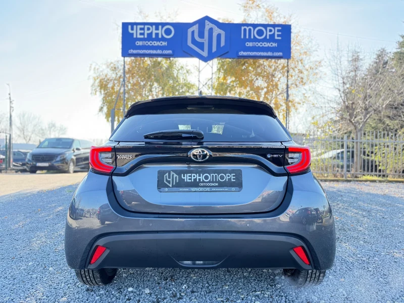 Toyota Yaris 1.5 Hybrid Lounge Premium ГАРАНЦИЯ, снимка 5 - Автомобили и джипове - 52802700