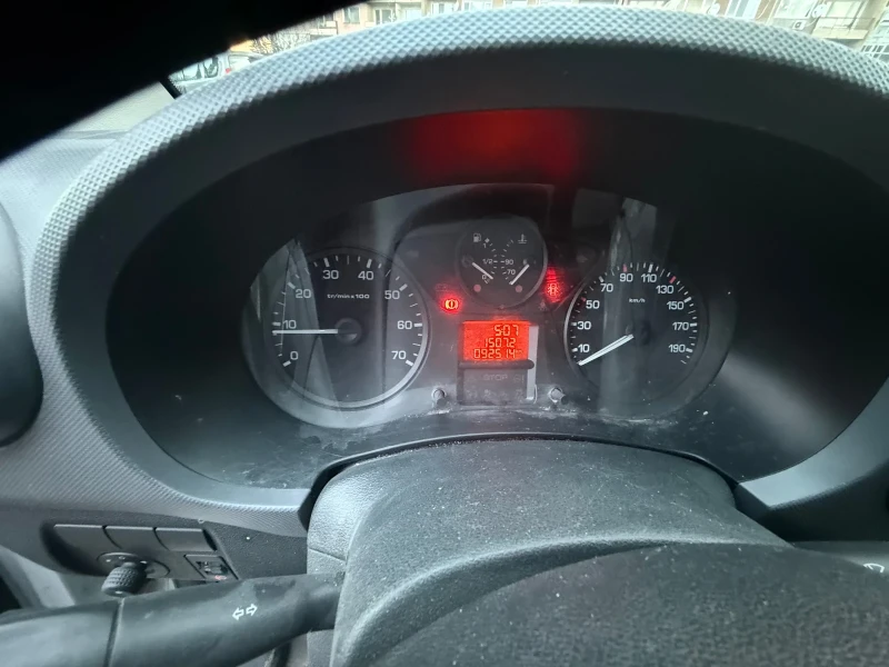 Citroen Berlingo 1.6HDI, снимка 11 - Автомобили и джипове - 52940981
