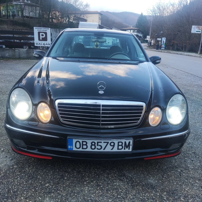 Mercedes-Benz E 220, снимка 5 - Автомобили и джипове - 53056887