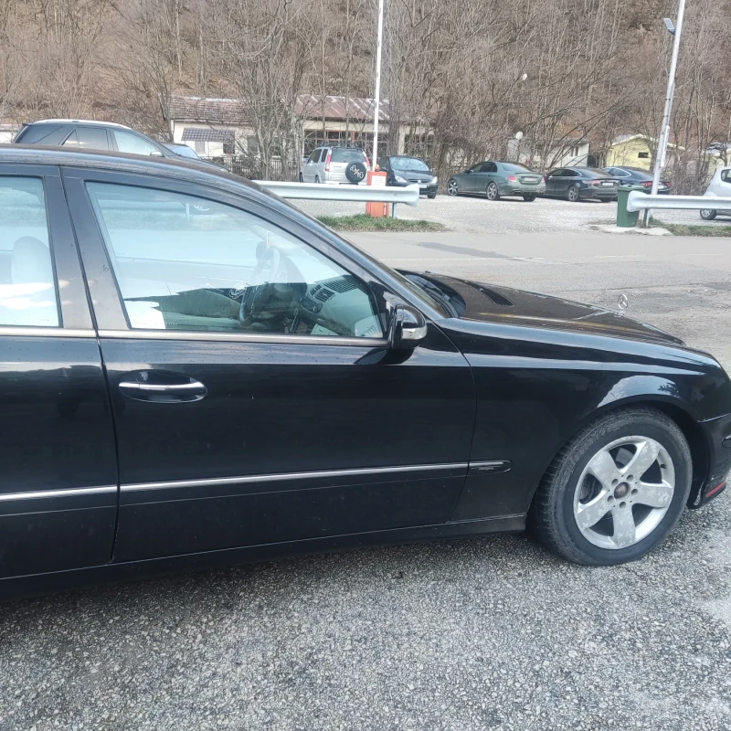 Mercedes-Benz E 220, снимка 7 - Автомобили и джипове - 53056887