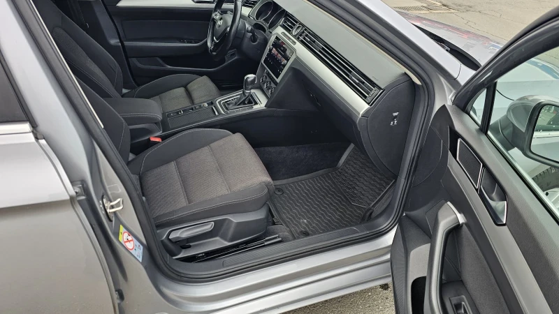 VW Passat 1.6TD-120к.с - 7G automat. , снимка 13 - Автомобили и джипове - 53294476