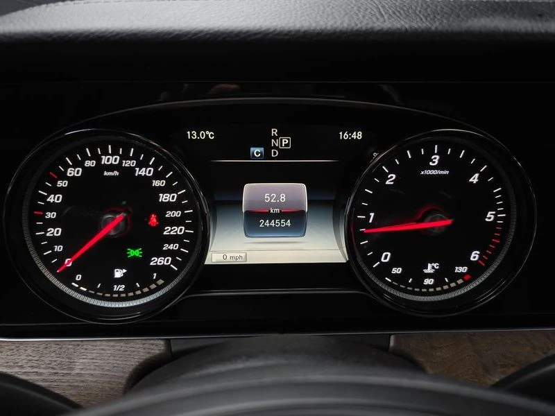 Mercedes-Benz E 220 E220d Exclusive| 143к.с.| ВКЛ.ТЕХНОТЕСТ, снимка 8 - Автомобили и джипове - 55217852