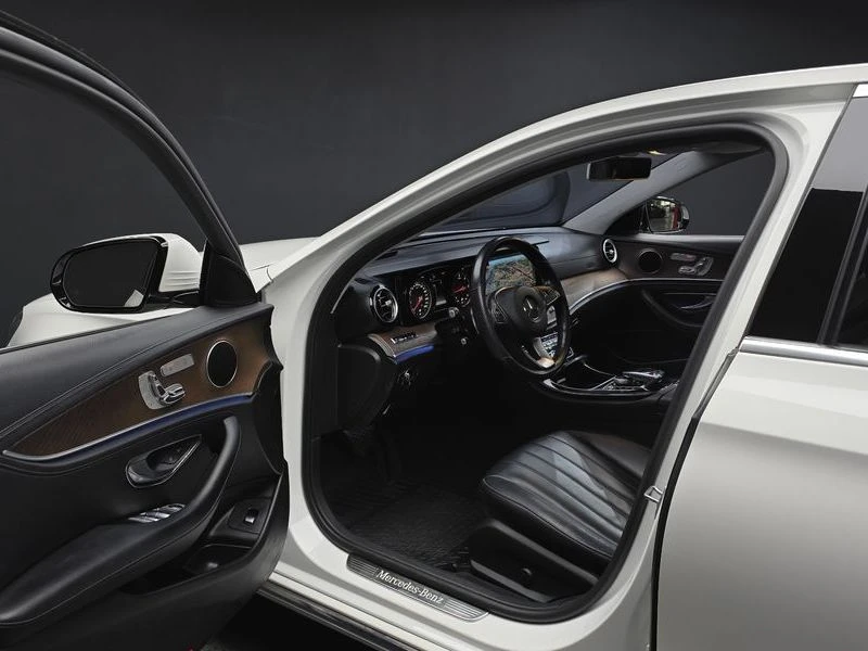 Mercedes-Benz E 220 E220d Exclusive| 143к.с.| ВКЛ.ТЕХНОТЕСТ, снимка 10 - Автомобили и джипове - 55217852
