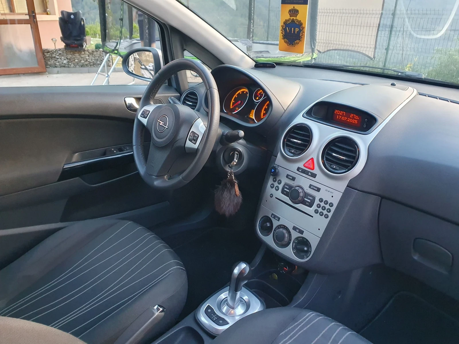 Opel Corsa 1.2i 16V ECOTEC (80 Hp) - изображение 10