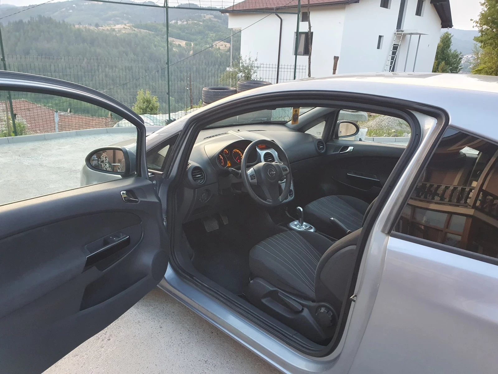 Opel Corsa 1.2i 16V ECOTEC (80 Hp) - изображение 8