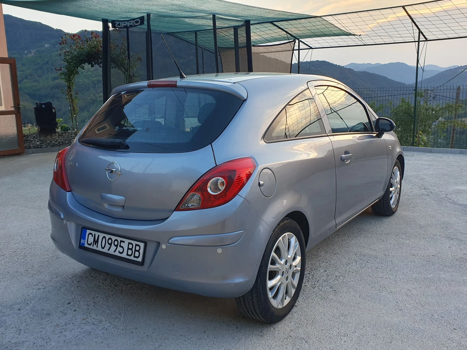 Opel Corsa 1.2i 16V ECOTEC (80 Hp) - изображение 4