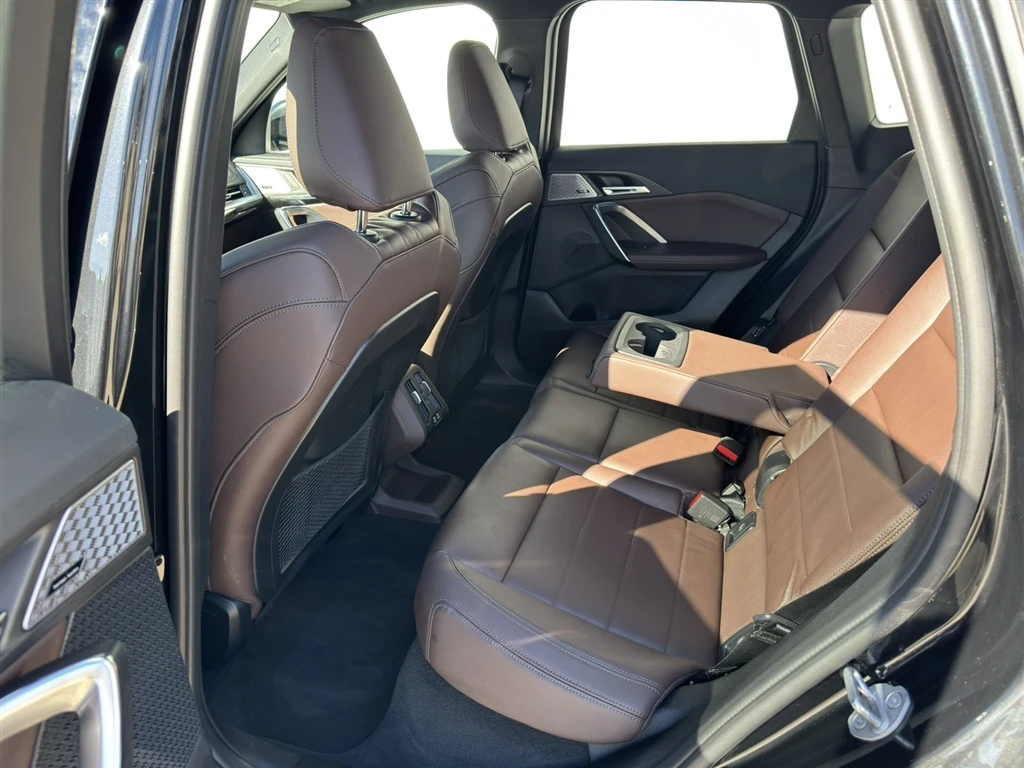 BMW iX1 xDrive30 - изображение 9