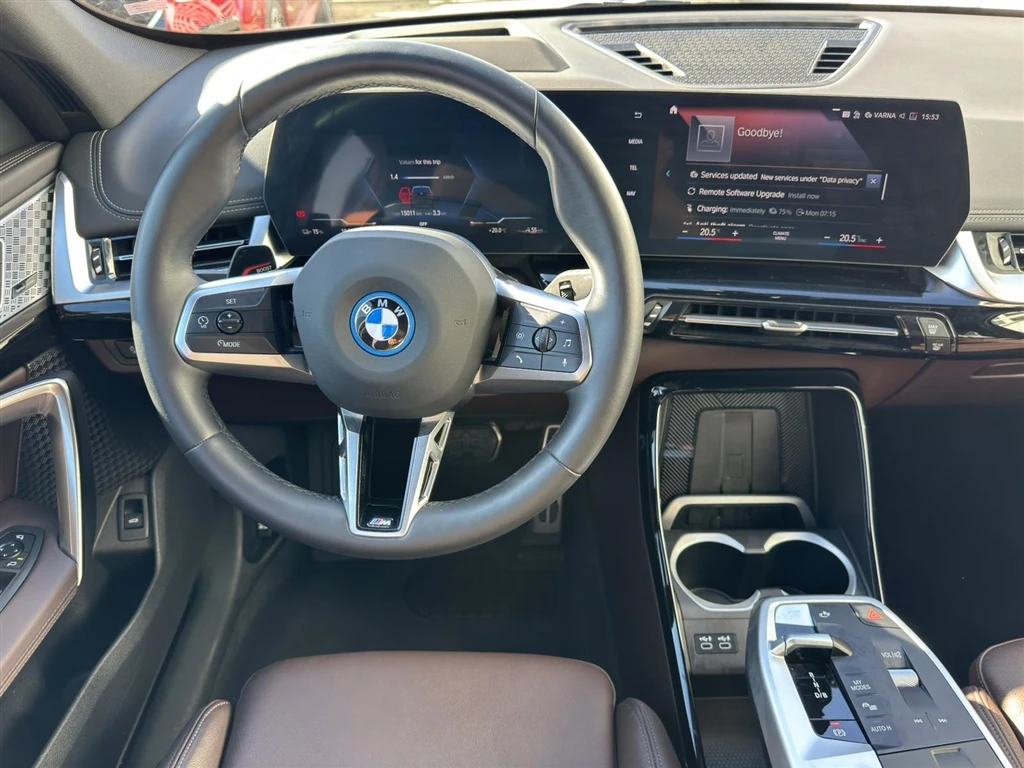 BMW iX1 xDrive30 - изображение 10