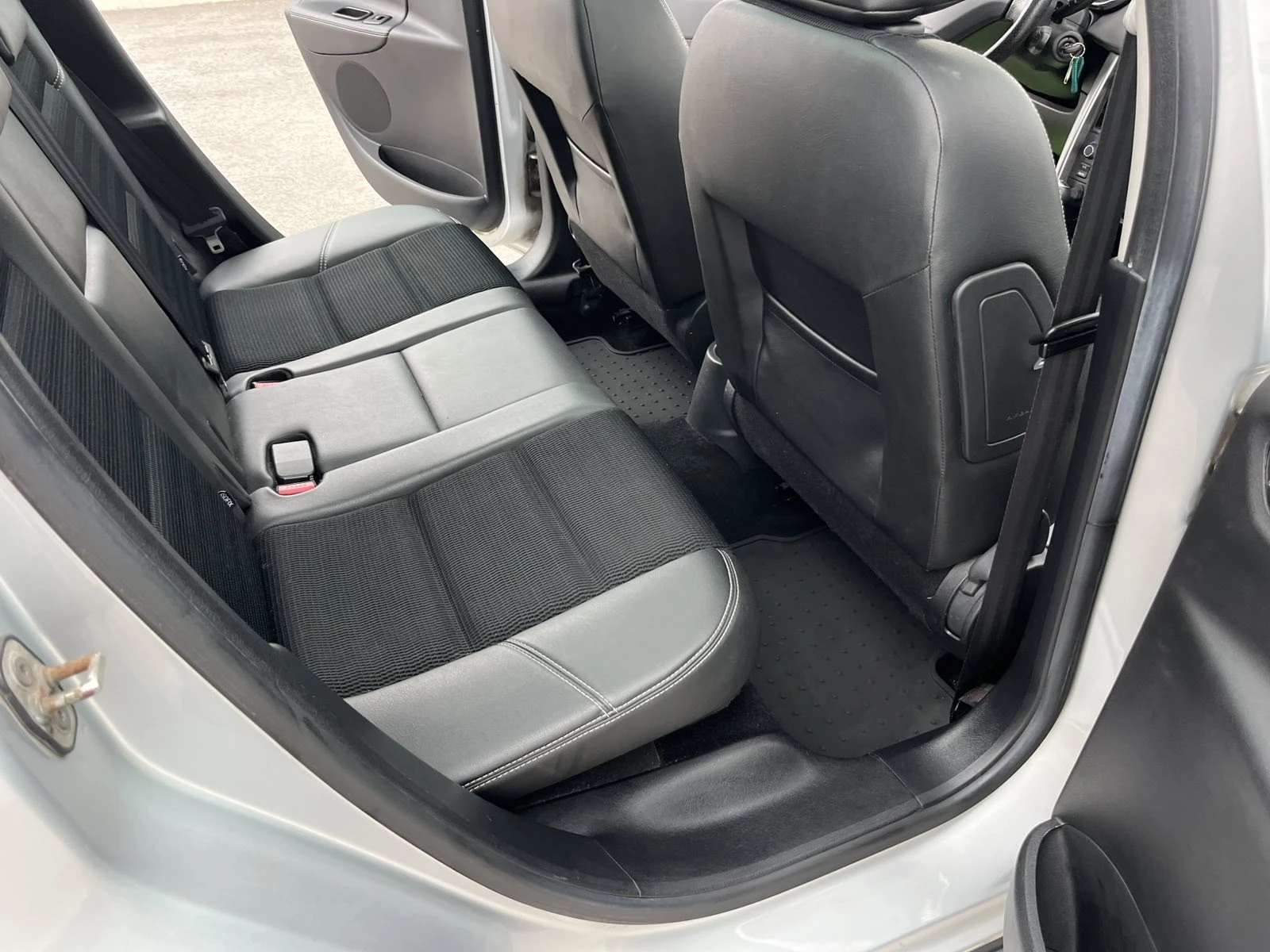 Peugeot 207 SW OUTDOOR 1.6HDI 90кс КОЖА КЛИМАТРОНИК - изображение 10