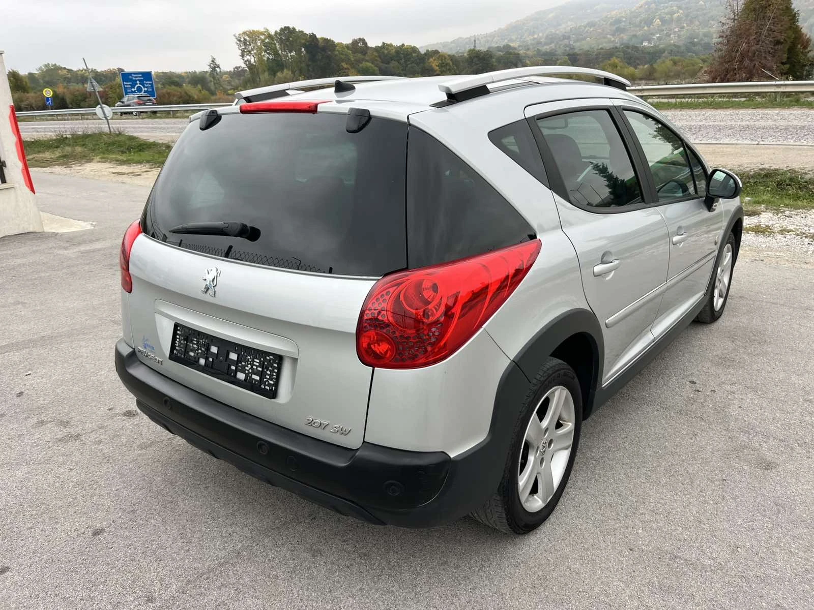 Peugeot 207 SW OUTDOOR 1.6HDI 90кс КОЖА КЛИМАТРОНИК - изображение 4