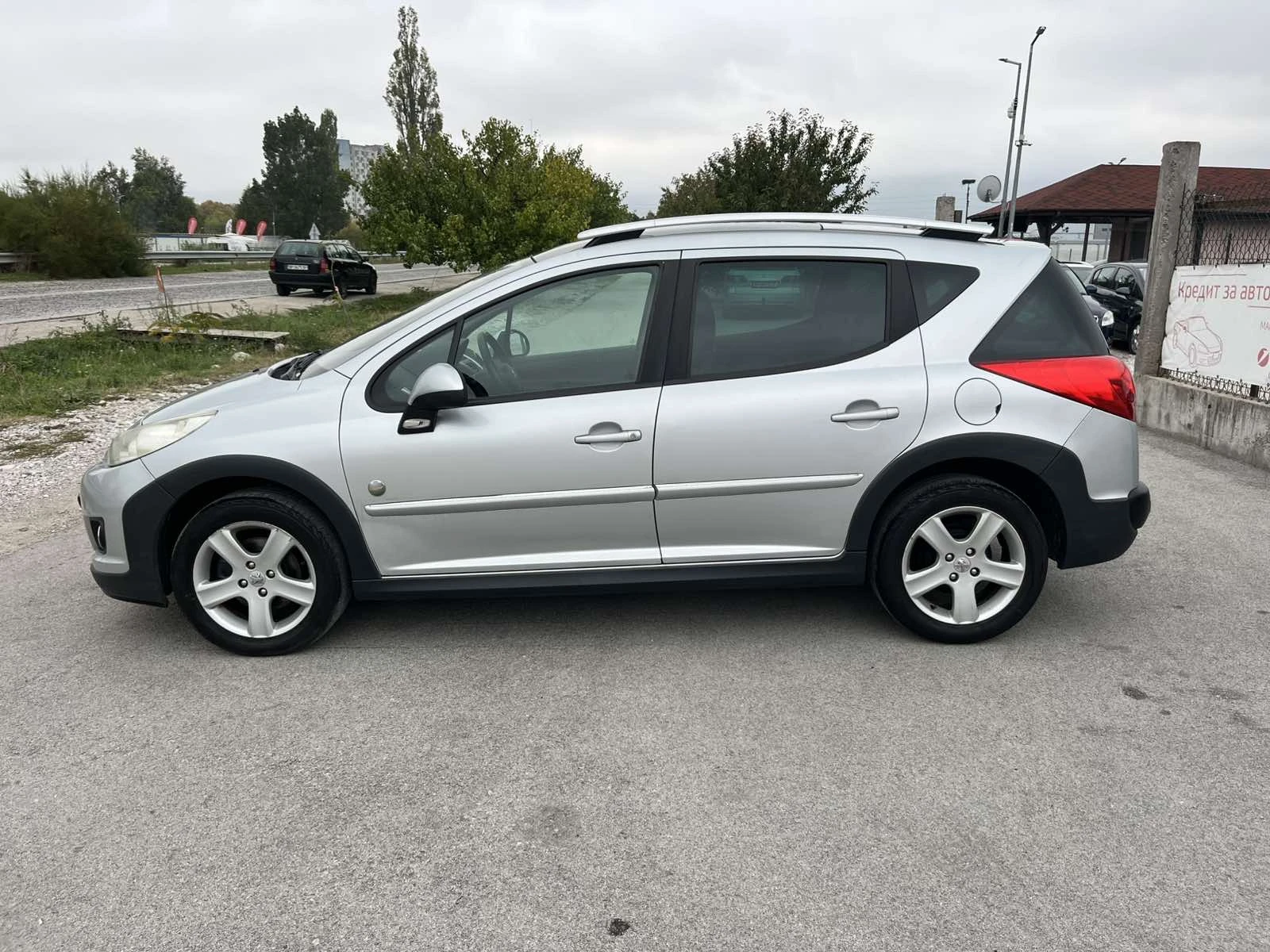 Peugeot 207 SW OUTDOOR 1.6HDI 90кс КОЖА КЛИМАТРОНИК - изображение 6