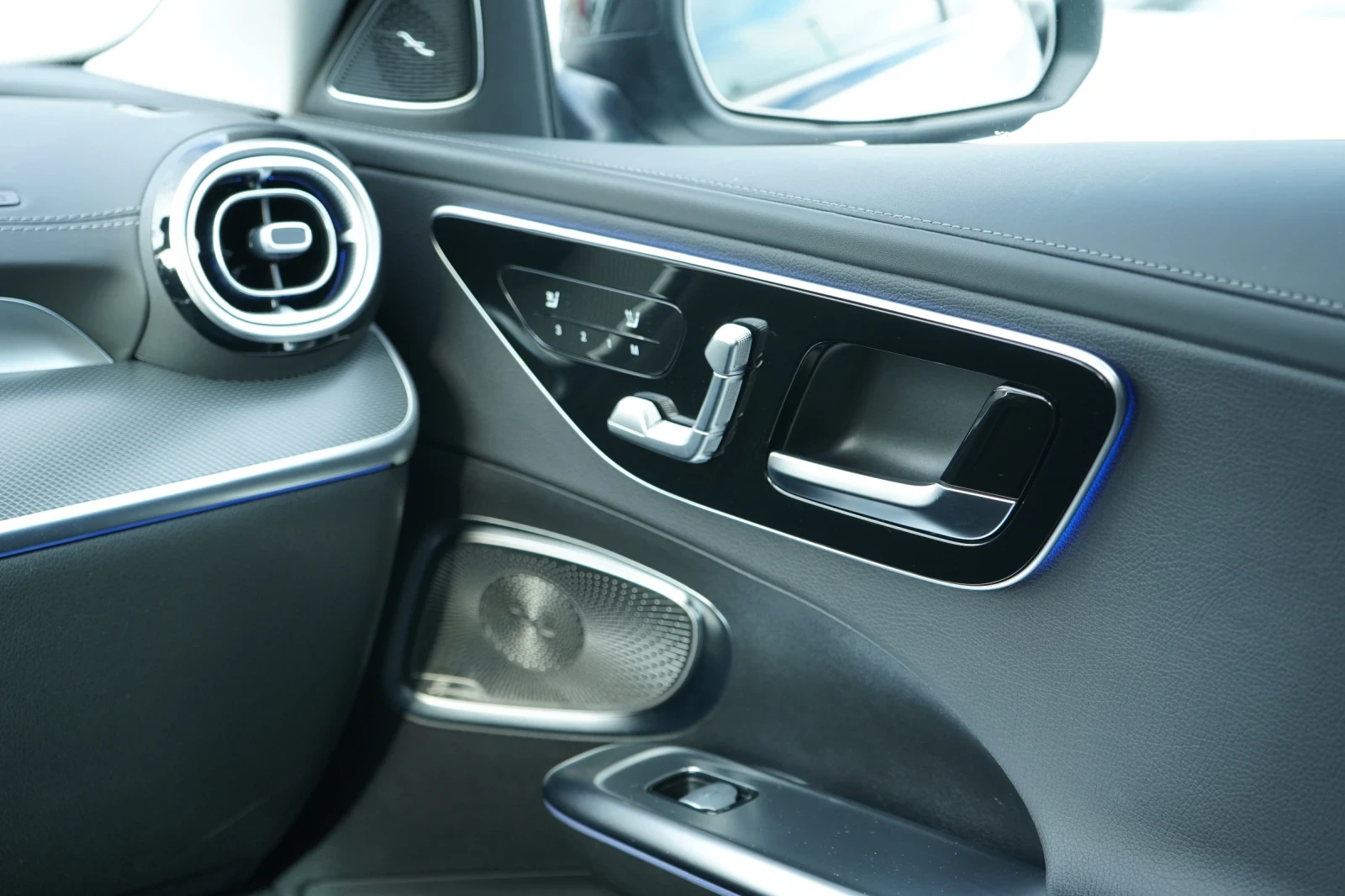 Mercedes-Benz C 400 e* 4M* PLUG IN HYBRID* AMG* HEAD UP* BURMESTER  | Mobile.bg   15