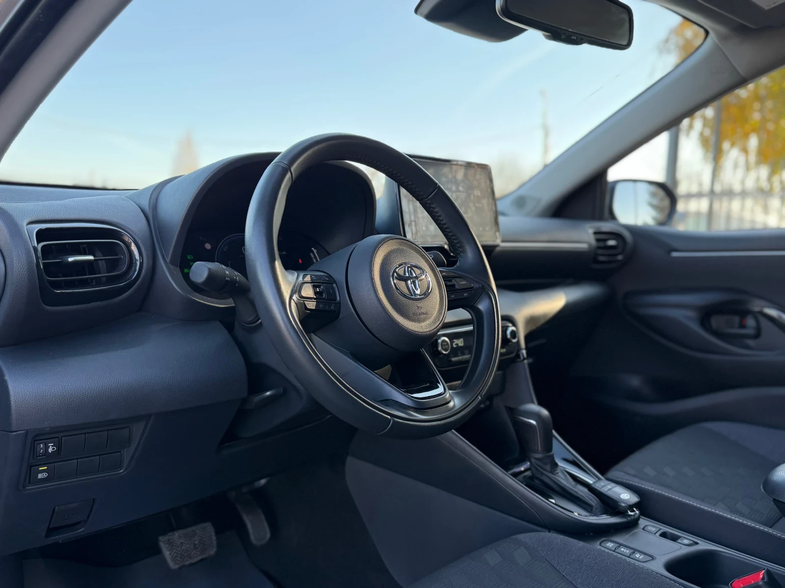 Toyota Yaris 1.5 Hybrid Lounge Premium �������� | Mobile.bg � ����������� 13