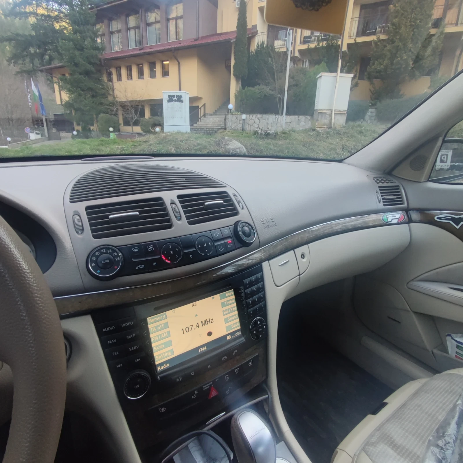 Mercedes-Benz E 220  - изображение 9