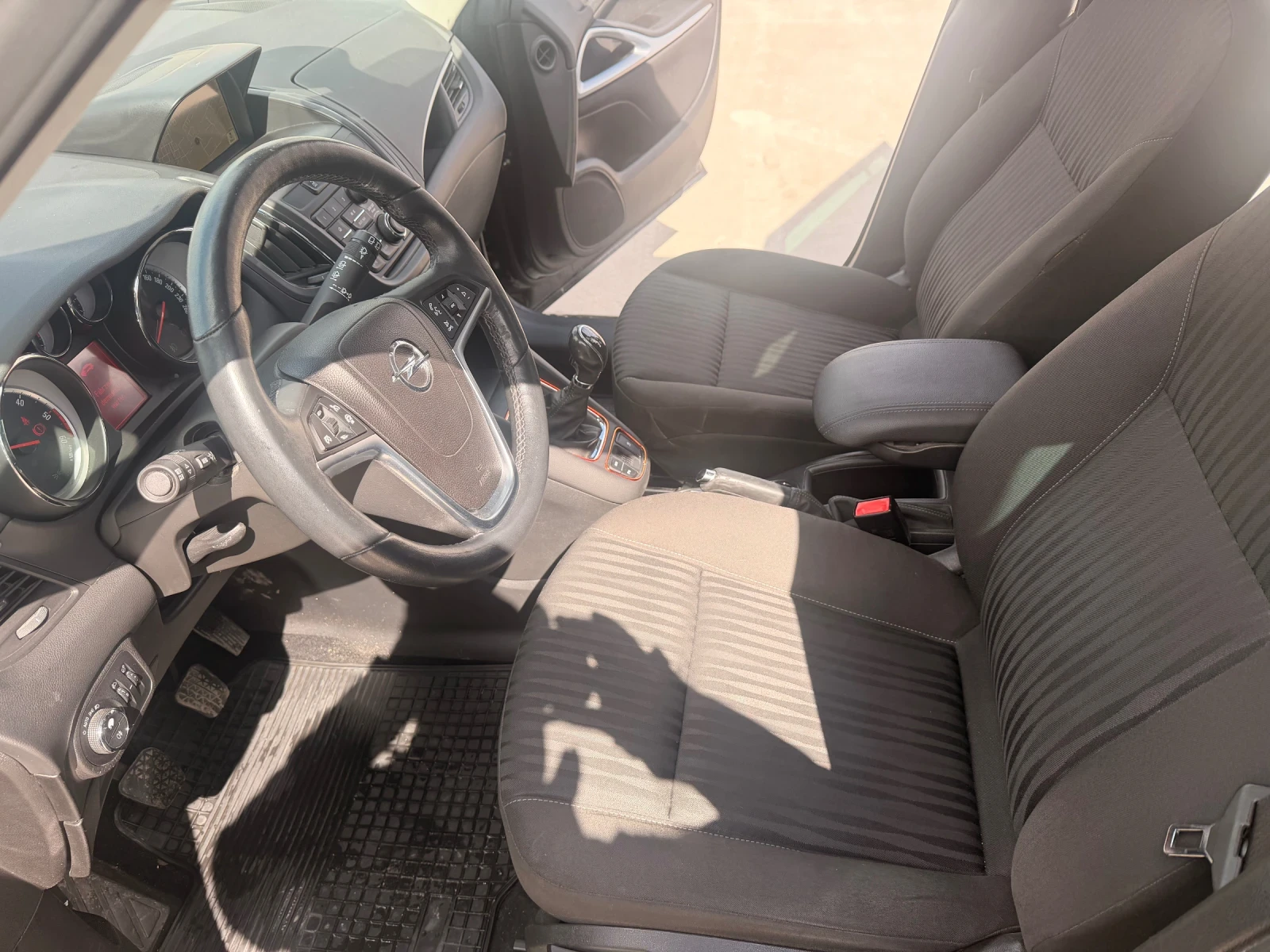 Opel Zafira 7 МЕСТА, снимка 7 - Автомобили и джипове - 53836476