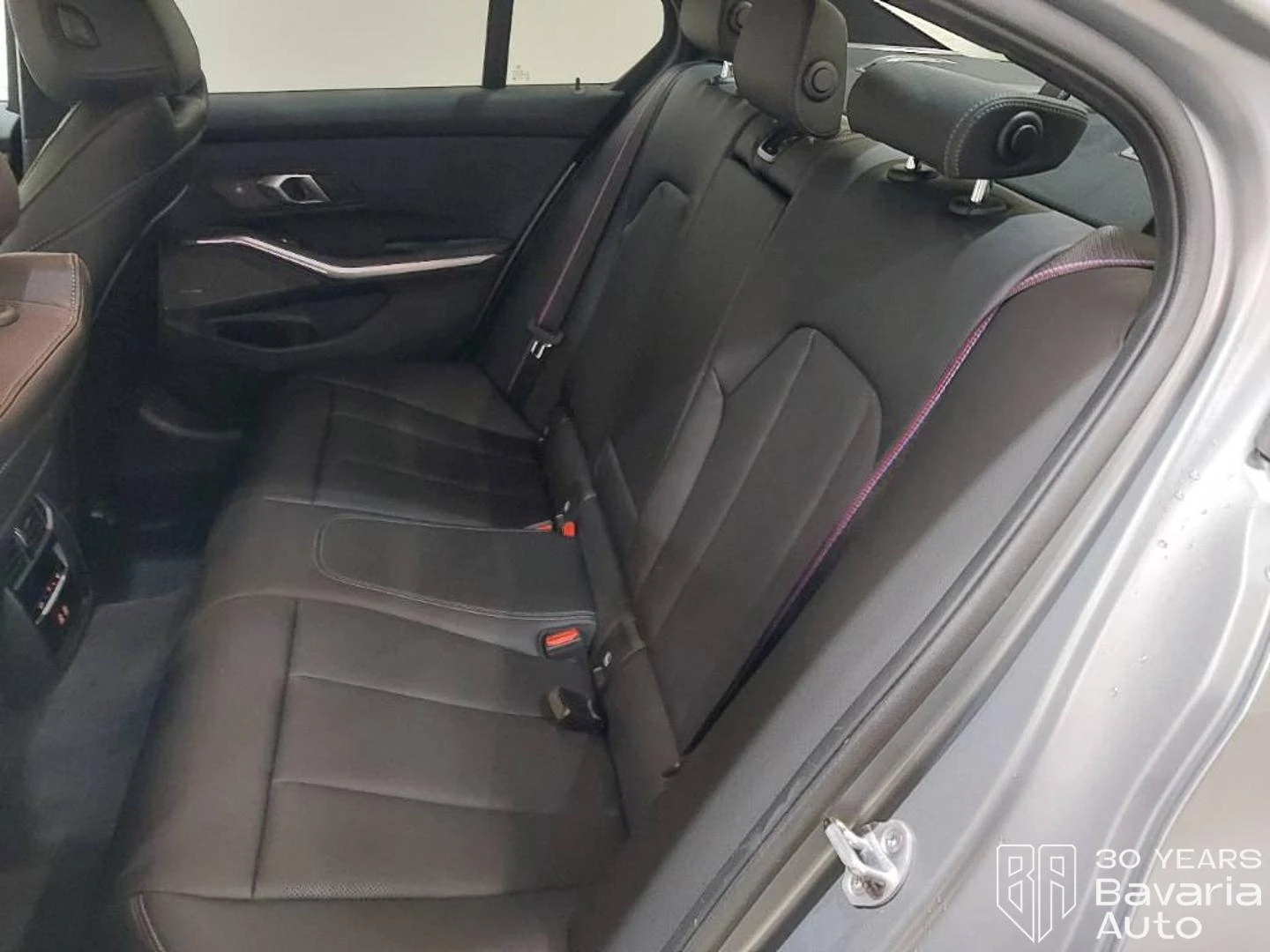 BMW 320 d xDrive M Sport Paket - изображение 10