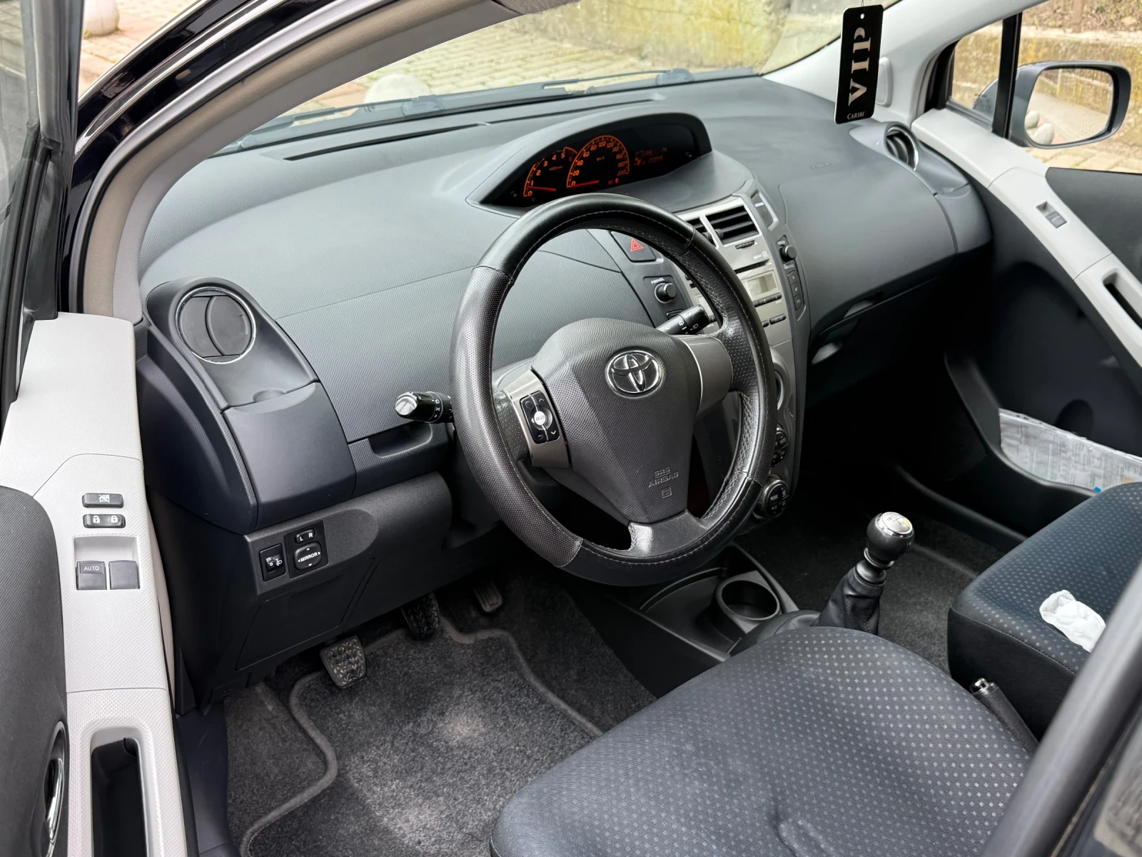 Toyota Yaris 1.4D/90к.с-/ 6ск, снимка 10 - Автомобили и джипове - 54218825