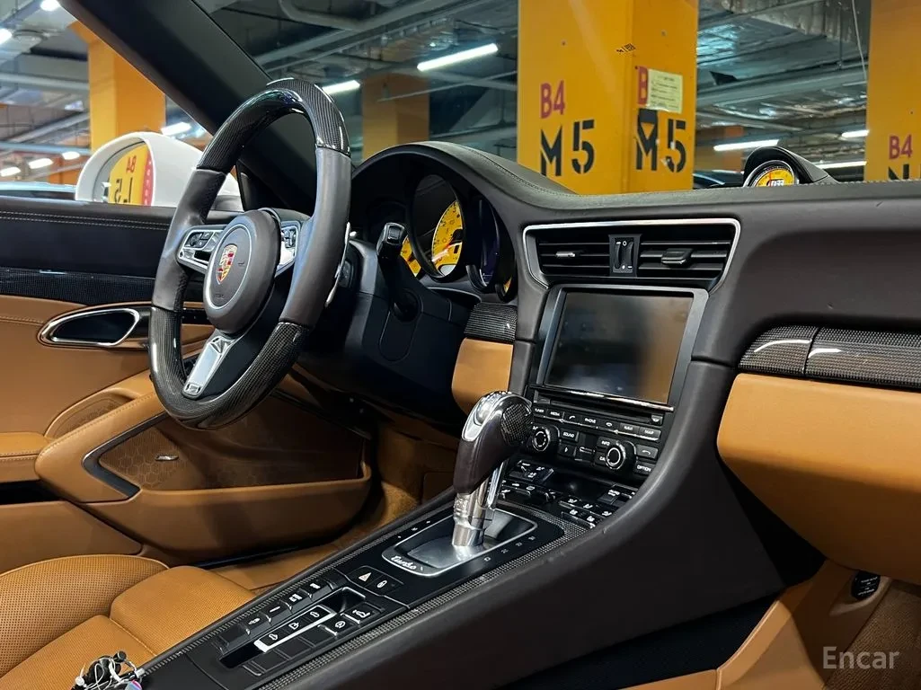 Porsche 911 TURBO* CABRIO* CHRONO* ОБДУХВАНЕ* CERAMIC* BOSE, снимка 8 - Автомобили и джипове - 54597433