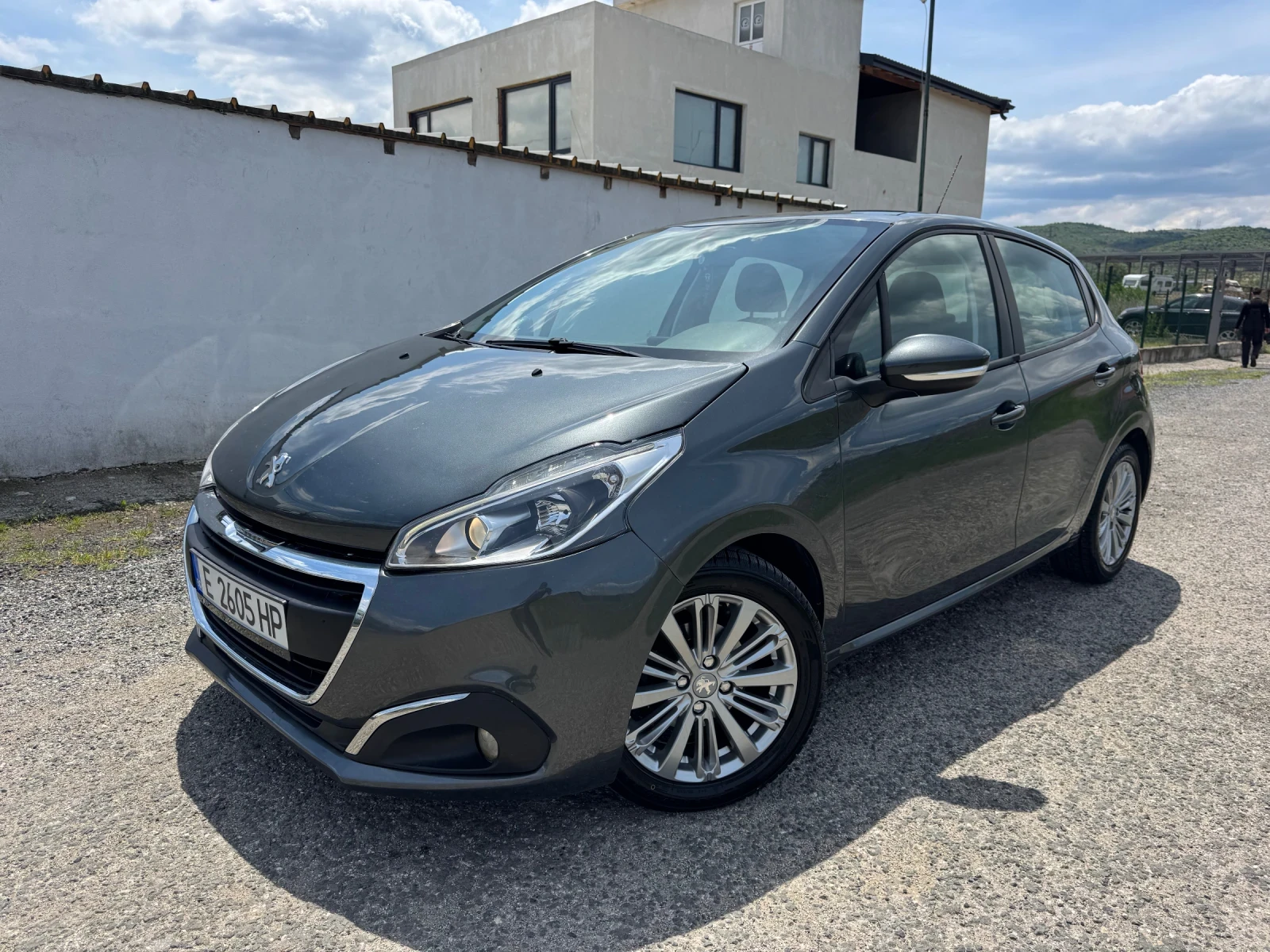 Peugeot 208 1.2i * ALLURE* LPG* 
