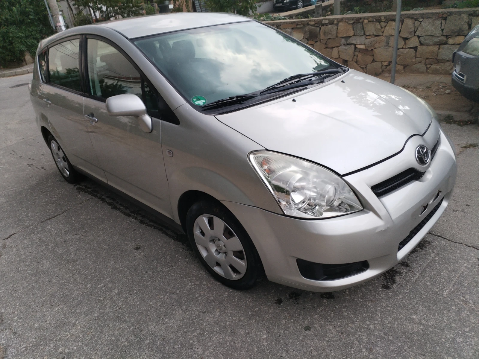 Toyota Corolla verso Газов инжекцион , снимка 2 - Автомобили и джипове - 54668917